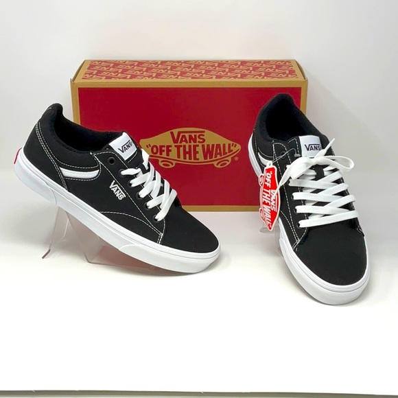 Vans Shoes - Vans Seldan Black & White Skate Shoes Size 8